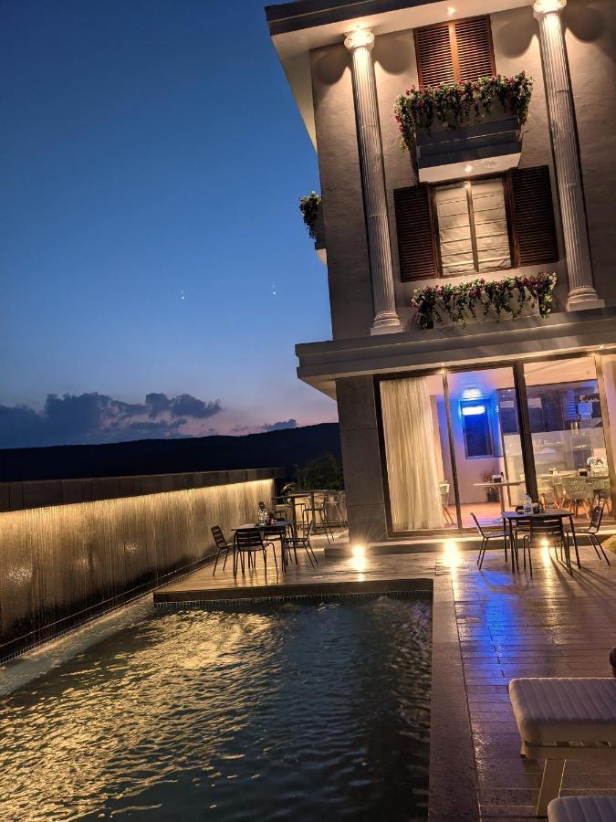Leela Resort Mahābaleshwar Exterior foto